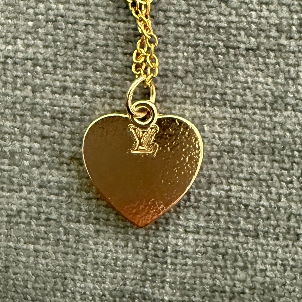LV Gold Heart Pendant Necklace - Picture 2 of 4
